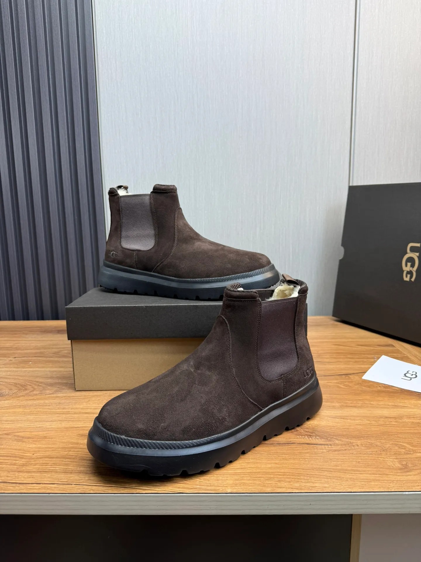 Men's shoes 💰480💰 [UGG] Hot winter warm boots 🐑Purely hand-stitched! Simple and stylish design, frosted cowhide➕Comfortable and warm wool➕UGG original outsole‼ ️Soft and comfortable to wear, good warmth retention, and excellent foot feel. Regular size 41-47